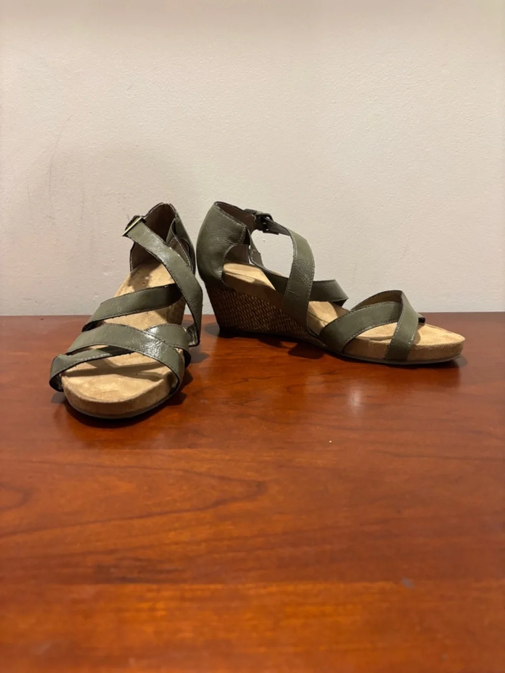 Aerosoles Enlighten Faux Leather Wedge Sandals Olive Size 12
